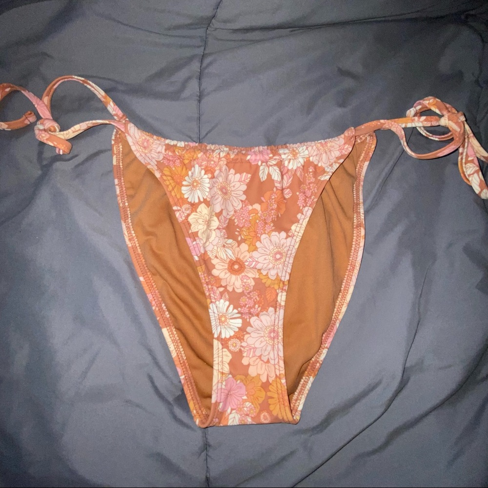 Floral bikini bottoms
